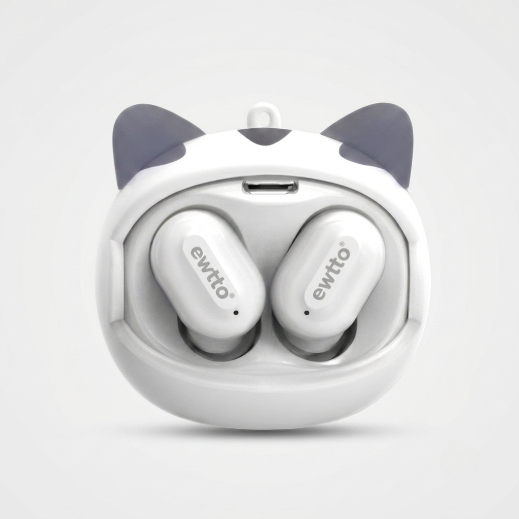 Estuche de carga con diseño de gato de los audífonos EWTTO, abierto con ambos audífonos adentro