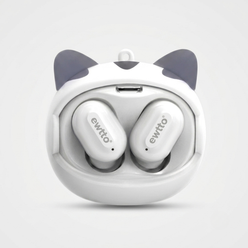 Estuche de carga con diseño de gato de los audífonos EWTTO, abierto con ambos audífonos adentro