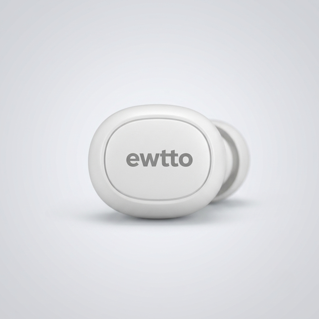 Detalle de un audífono individual EWTTO con el logo de la marca